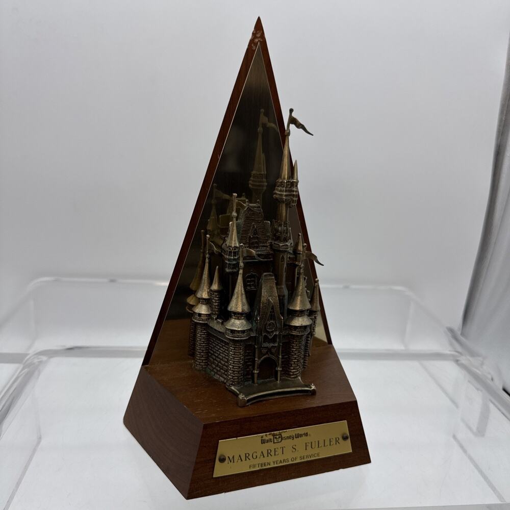 Disney Cast Member Bronze 15yr Svs Award Statue Featuring Cinderellas Castle ⬇️